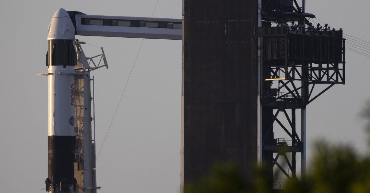 Assista A Spacex Lan Ar Sua Mais Recente Equipe De Astronautas Para A