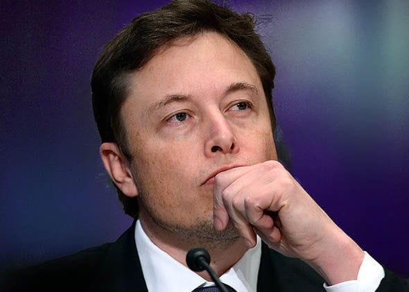 Elon Musk diz que smartphones podem acabar em poucos anos e aposta em dispositivos guiados por IA