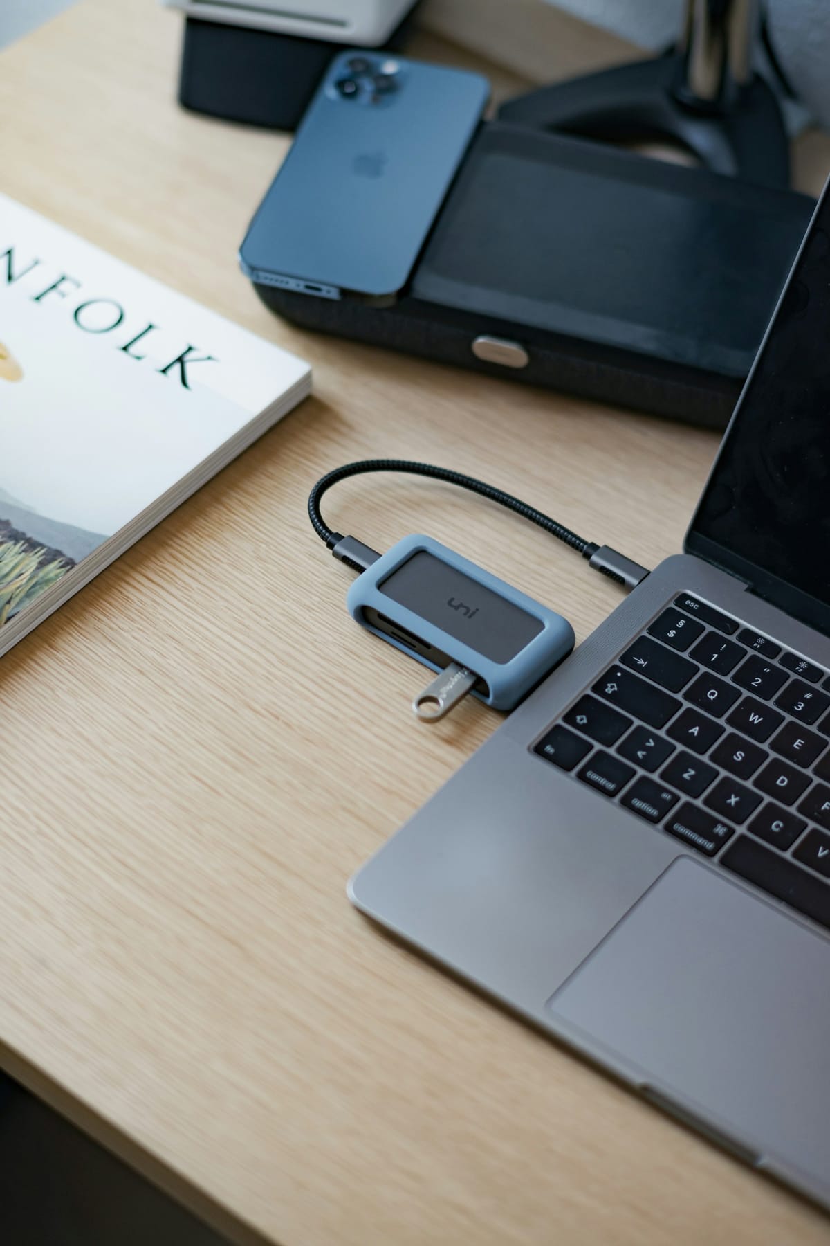 Dock USB-C ou USB4 para dois monitores: o que verificar antes de comprar