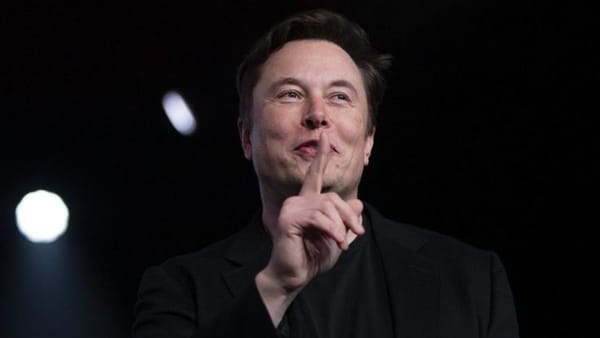 Elon Musk prevê renda elevada universal com avanço da inteligência artificial